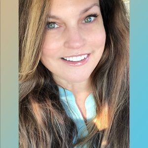 🌺 Meet your Posher!!! 🌺